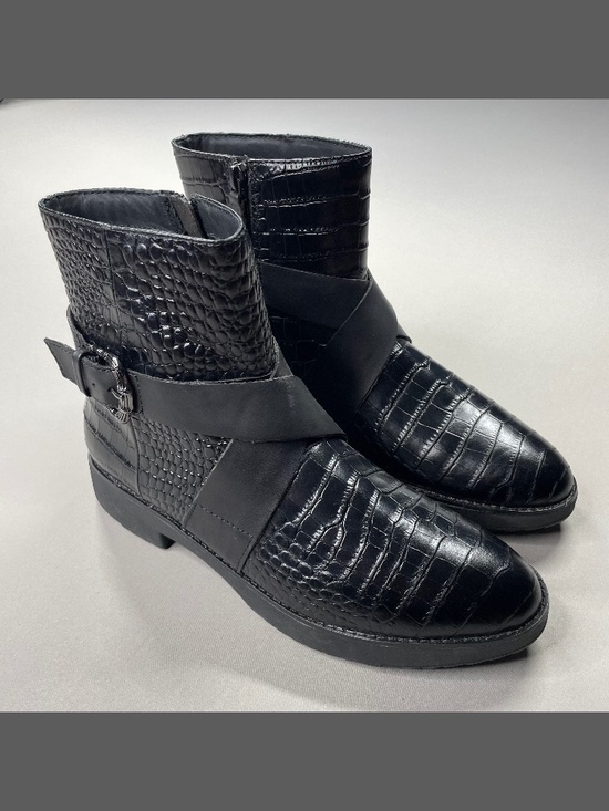 Fitflop Shoes - NEW Fit Flop Shoes Womens 9 black leather helmi ankle boots alligator goth moto